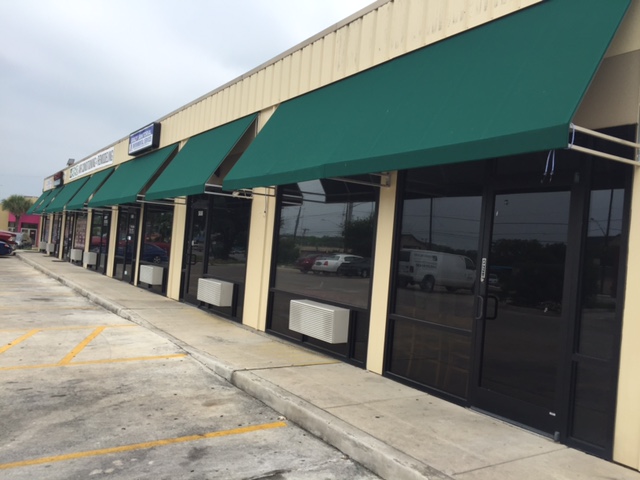 Some self storage facilities even have office fronts in a strip mall format, great for everyone from travel agents to lawyers.