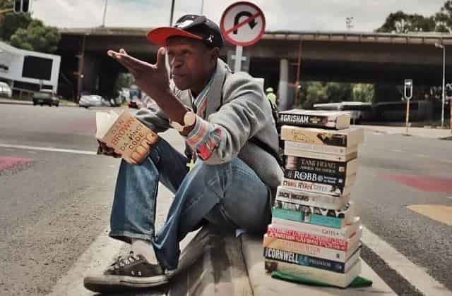 Livros, devorador, calçada