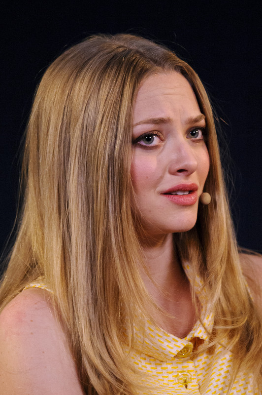 Amanda_Seyfried_Q_and_A_at_Apple_Store_in_London_August_13_2013