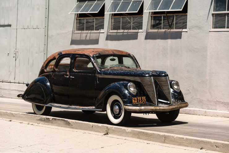 1937_Lincoln_Zephyr_Twin-_Grille_1.jpg