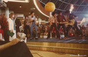 The_Jacksons_Play_An_Unknown_Location_c_1978_Group_NN_1