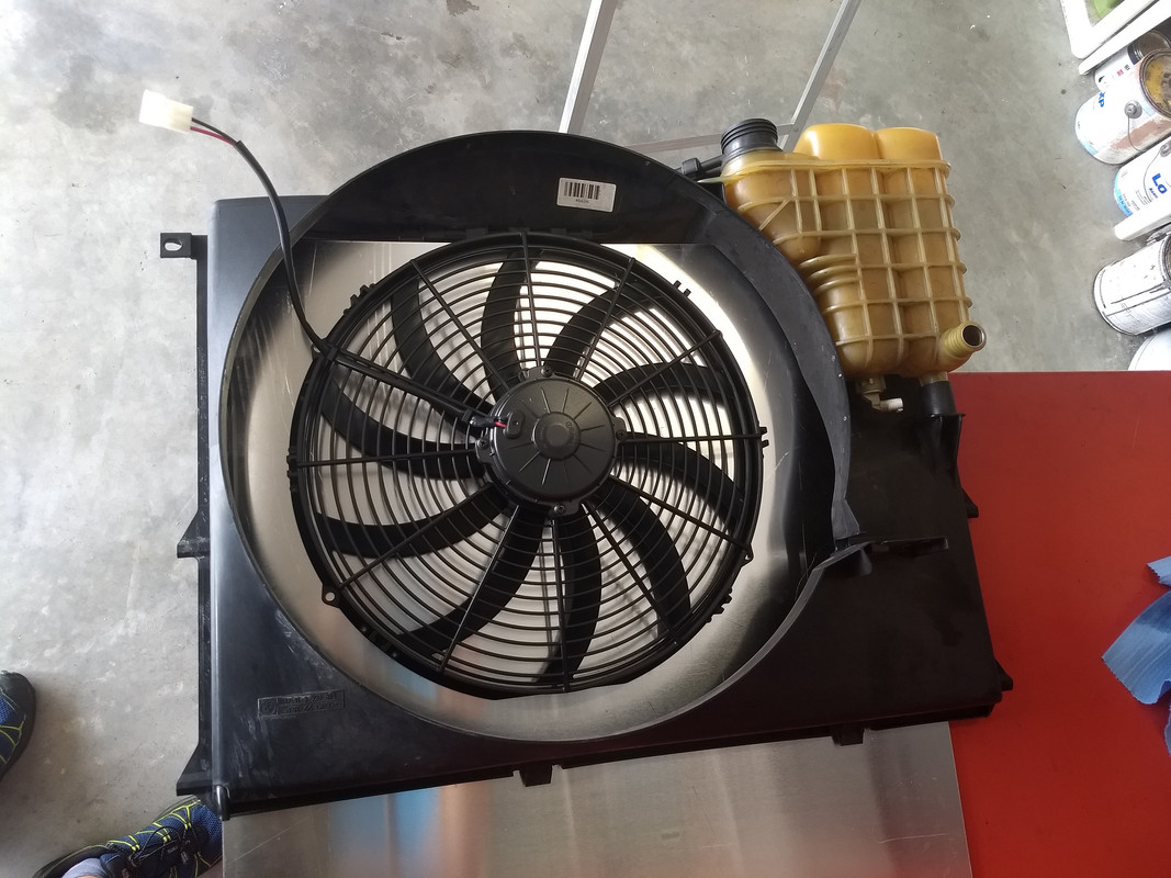 e39 electric fan