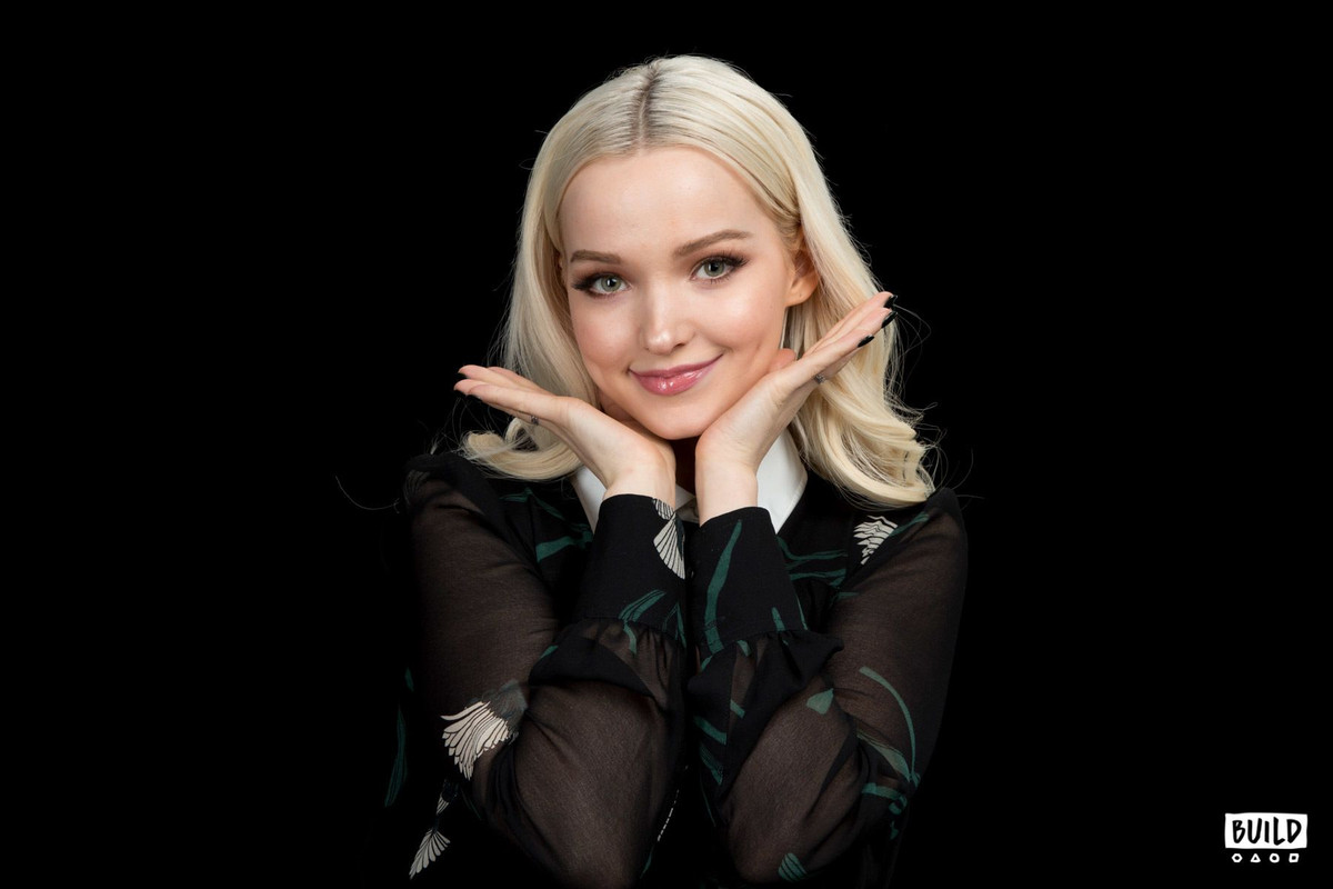 dove-cameron-inside-the-aol-build-studios-in-nyc-32118-12