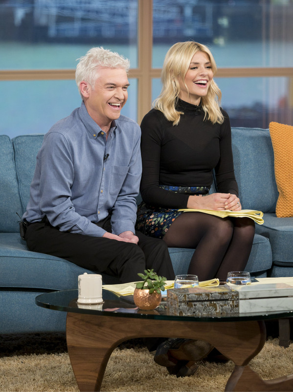 holly-willoughby-this-morning-london-january-15th-2018-2