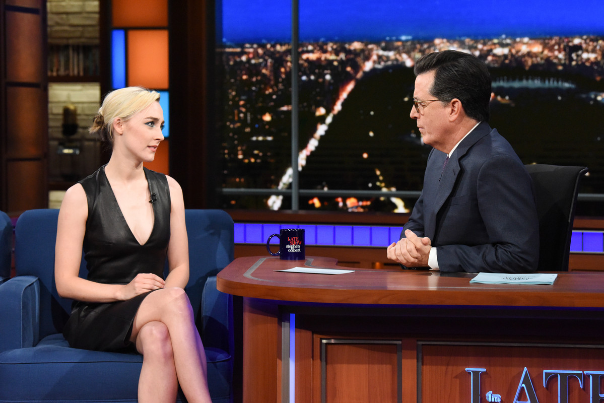 saoirse-ronan-the-late-show-with-stephen-colbert-december-5th-20