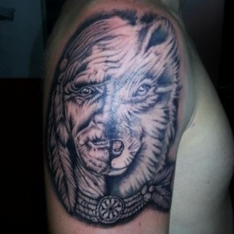 tatuaggio_con_indiano_lupo